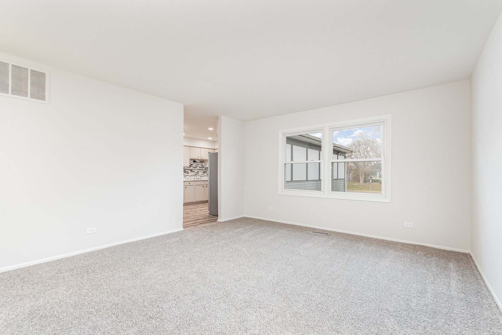 95 W Stevenson Drive, Glendale Heights, IL 60139