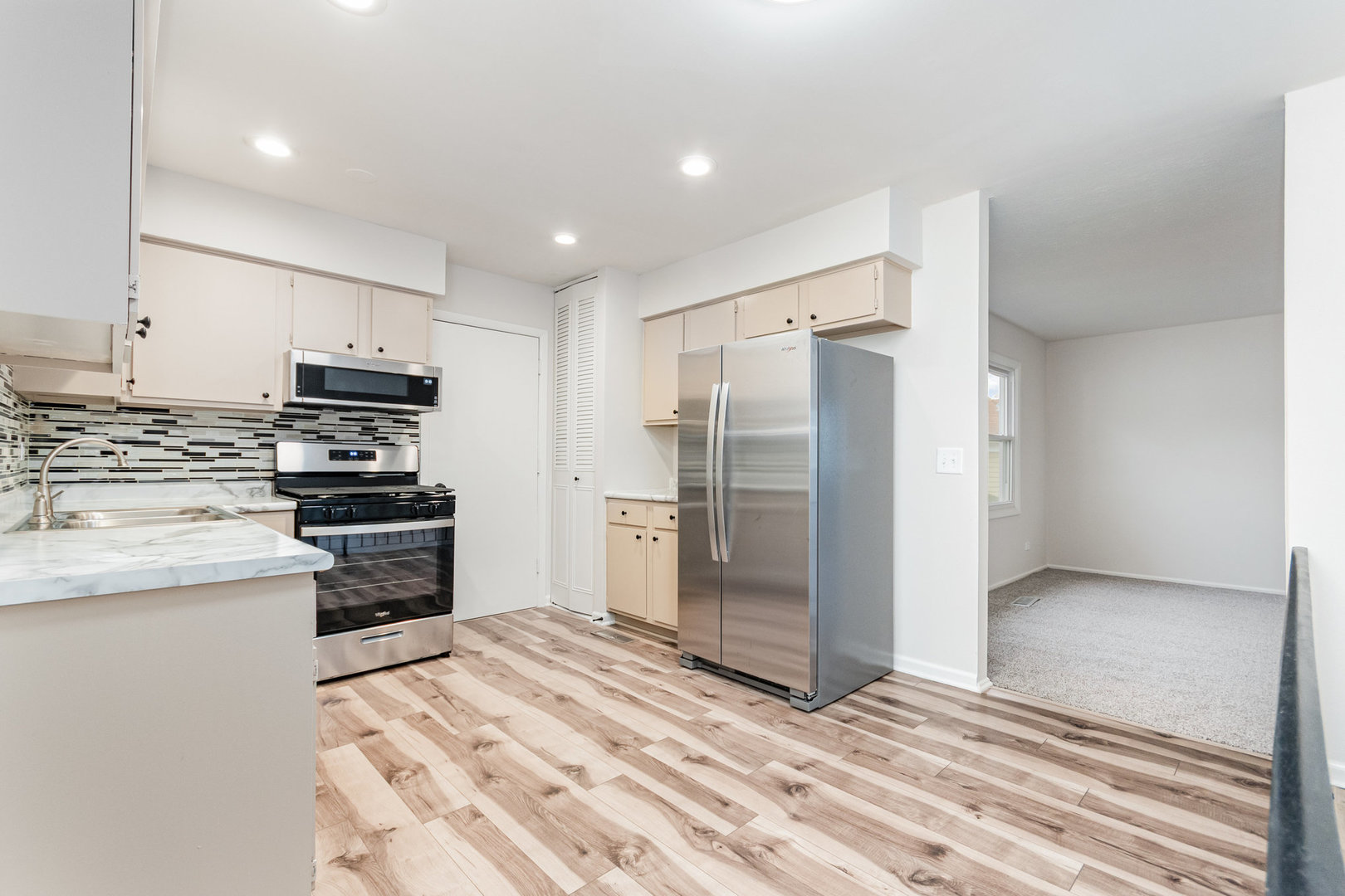 95 W Stevenson Drive, Glendale Heights, IL 60139