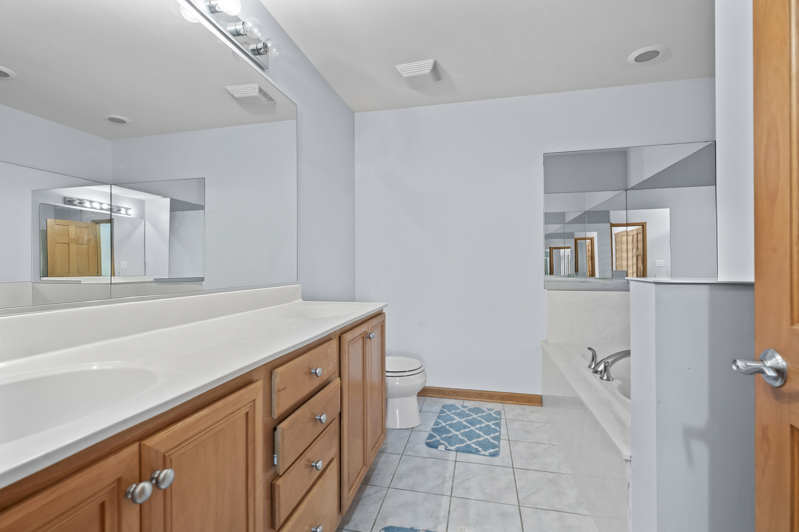 1882 Keystone Place #1882, Schaumburg, IL 60193