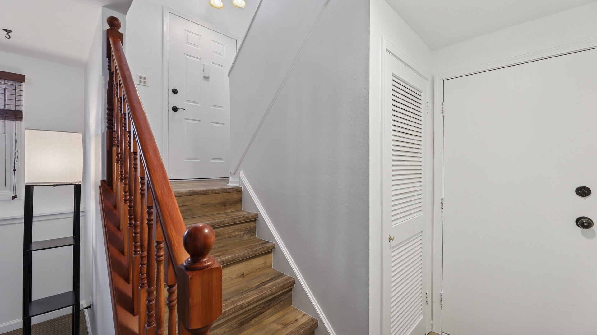 595 Stafford Drive, Roselle, IL 60172