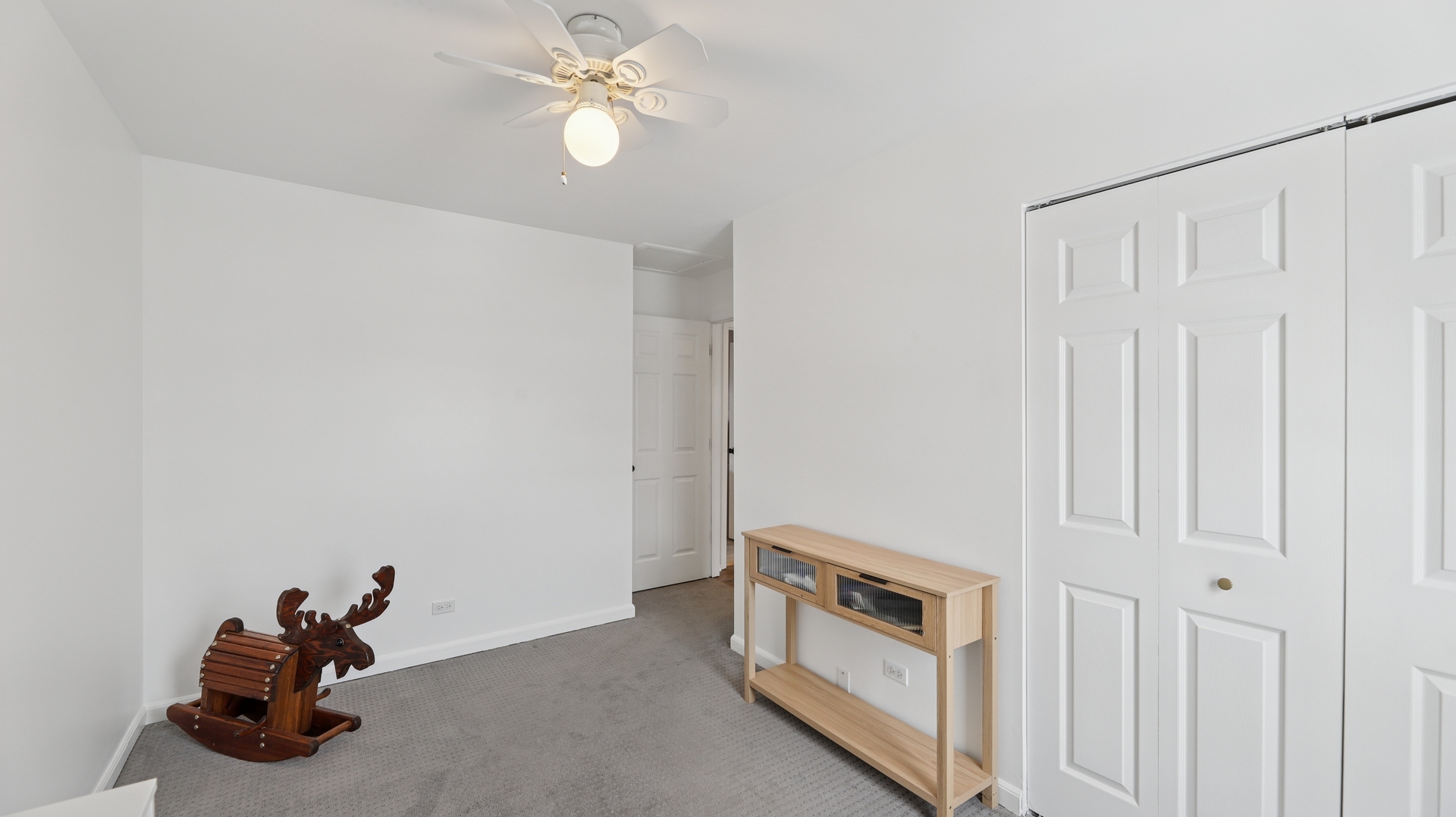 595 Stafford Drive, Roselle, IL 60172