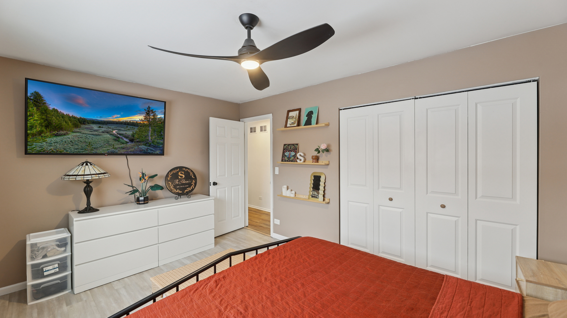 595 Stafford Drive, Roselle, IL 60172