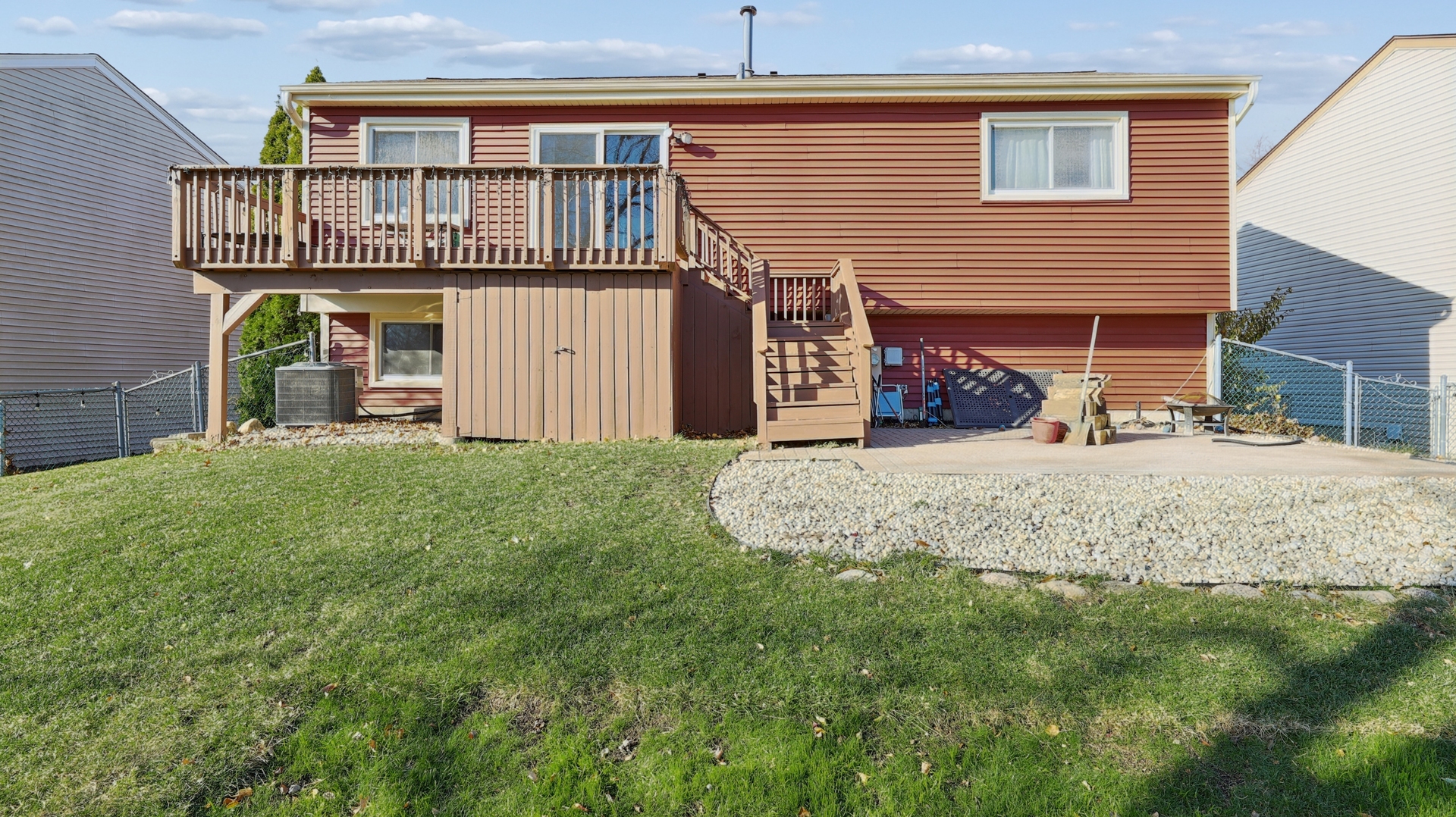 595 Stafford Drive, Roselle, IL 60172