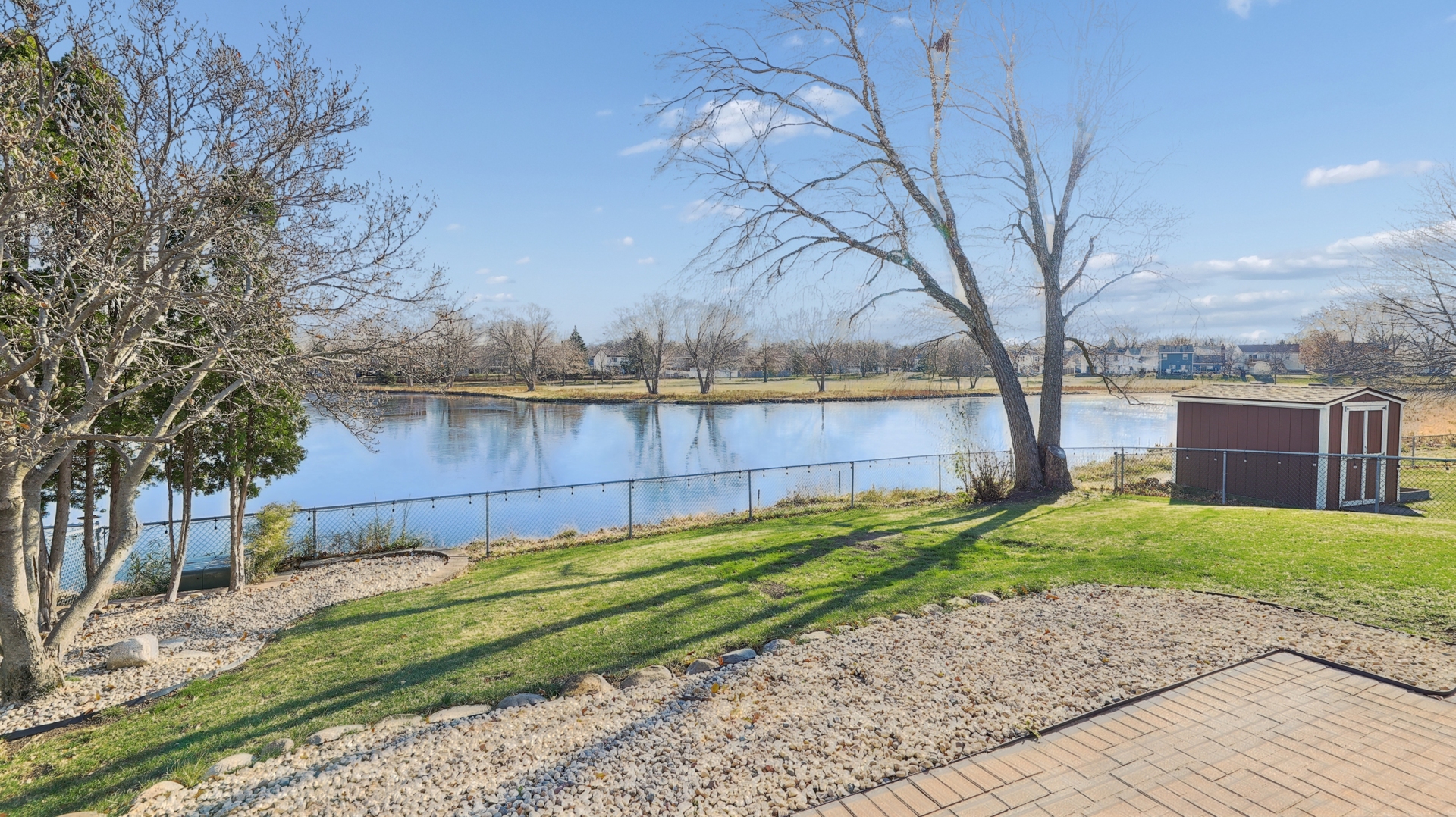 595 Stafford Drive, Roselle, IL 60172