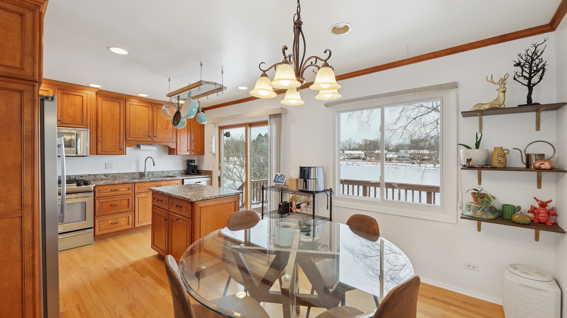 595 Stafford Drive, Roselle, IL 60172