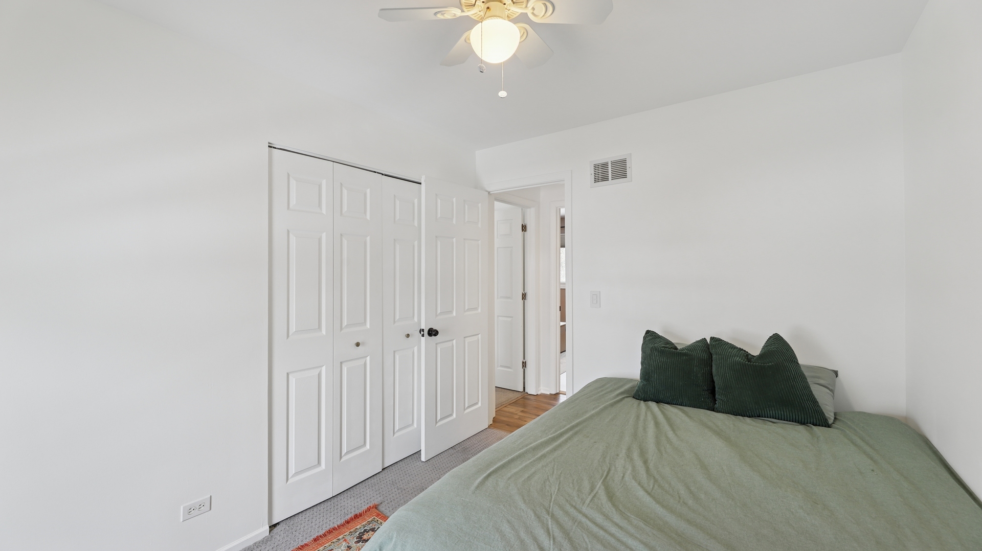 595 Stafford Drive, Roselle, IL 60172