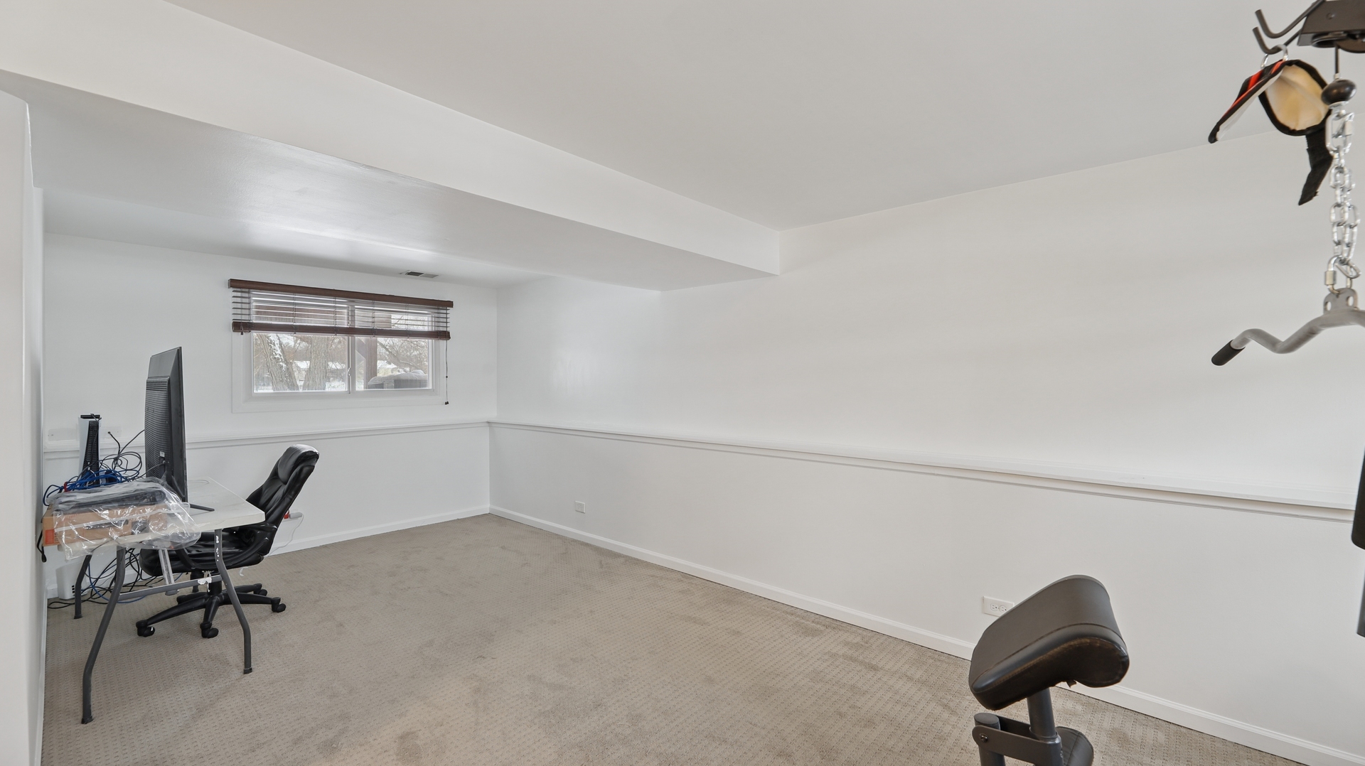 595 Stafford Drive, Roselle, IL 60172