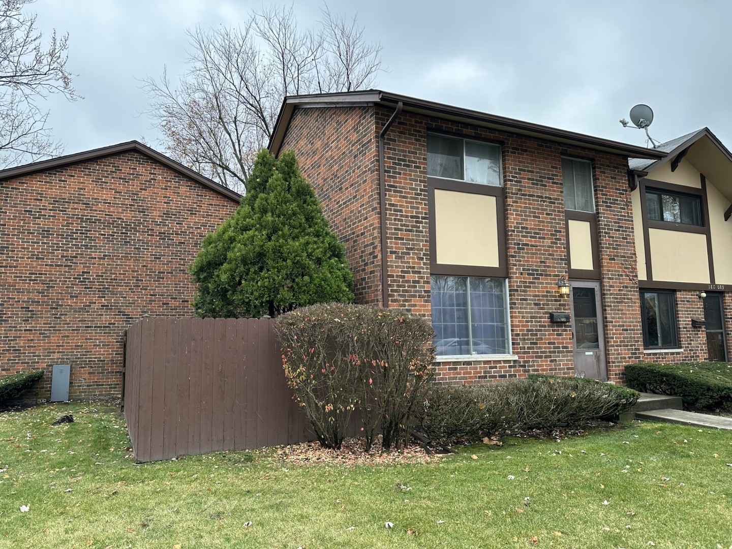 18W085 14th Street, Villa Park, IL 60181