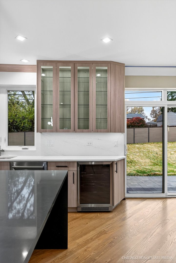 6090 Belmont Road, Downers Grove, IL 60516