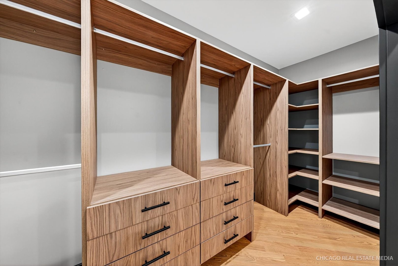 6090 Belmont Road, Downers Grove, IL 60516