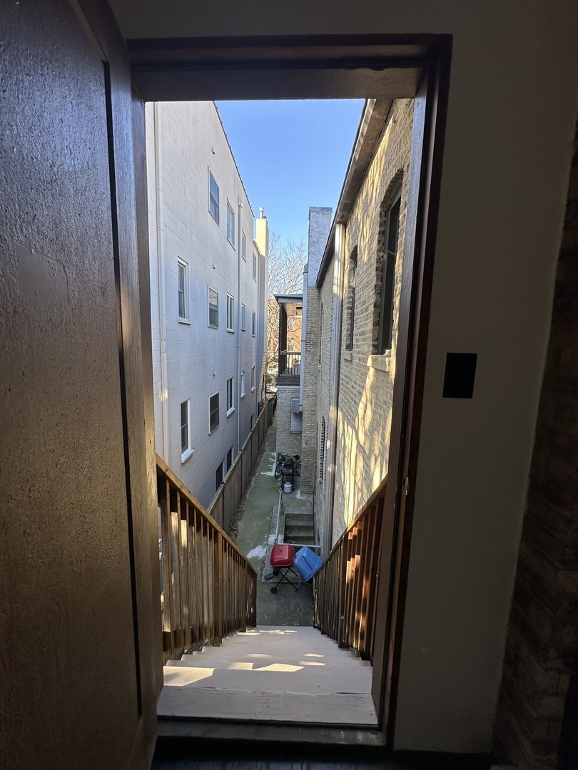 1949 W Grace Street #2E, Chicago, IL 60613