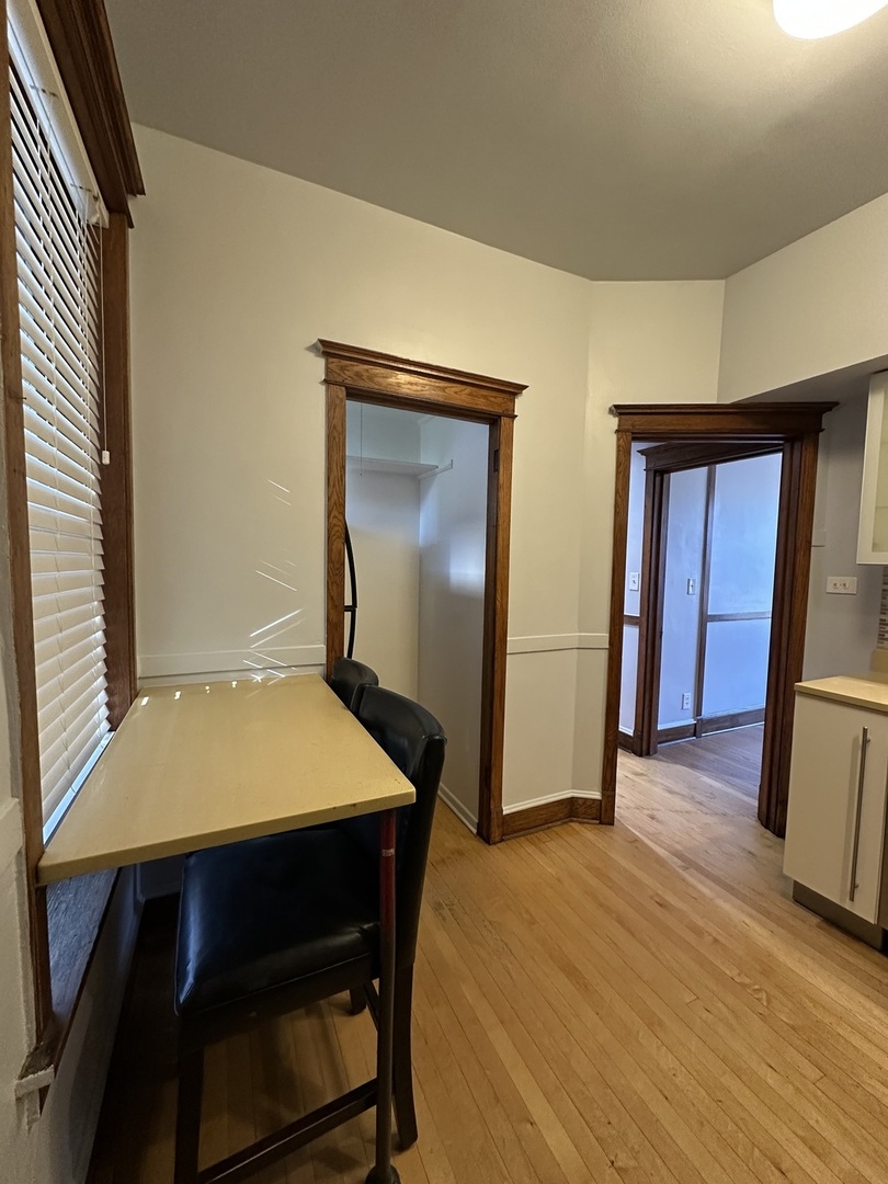 1949 W Grace Street #2E, Chicago, IL 60613