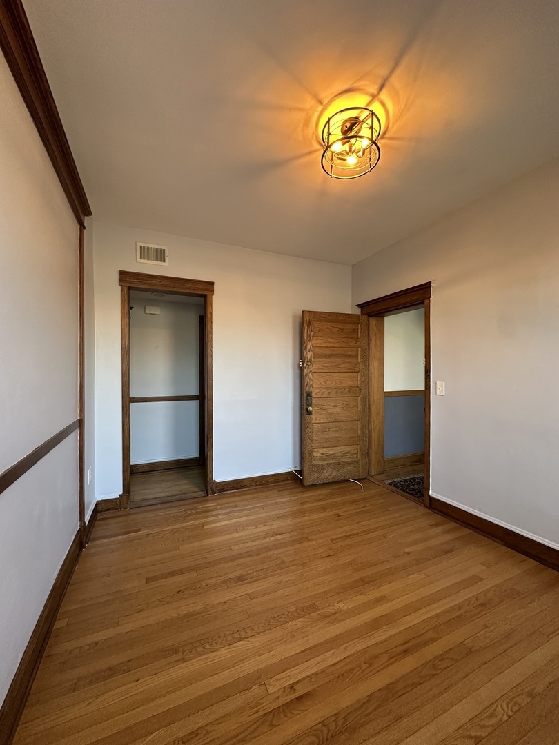 1949 W Grace Street #2E, Chicago, IL 60613