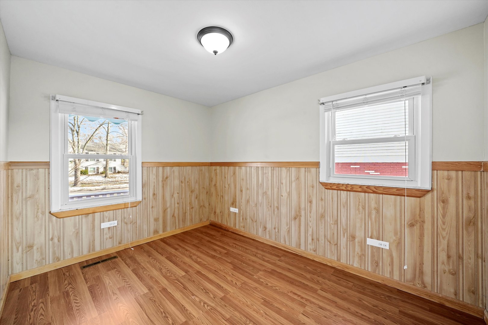 228 Kosan Circle, Streamwood, IL 60107