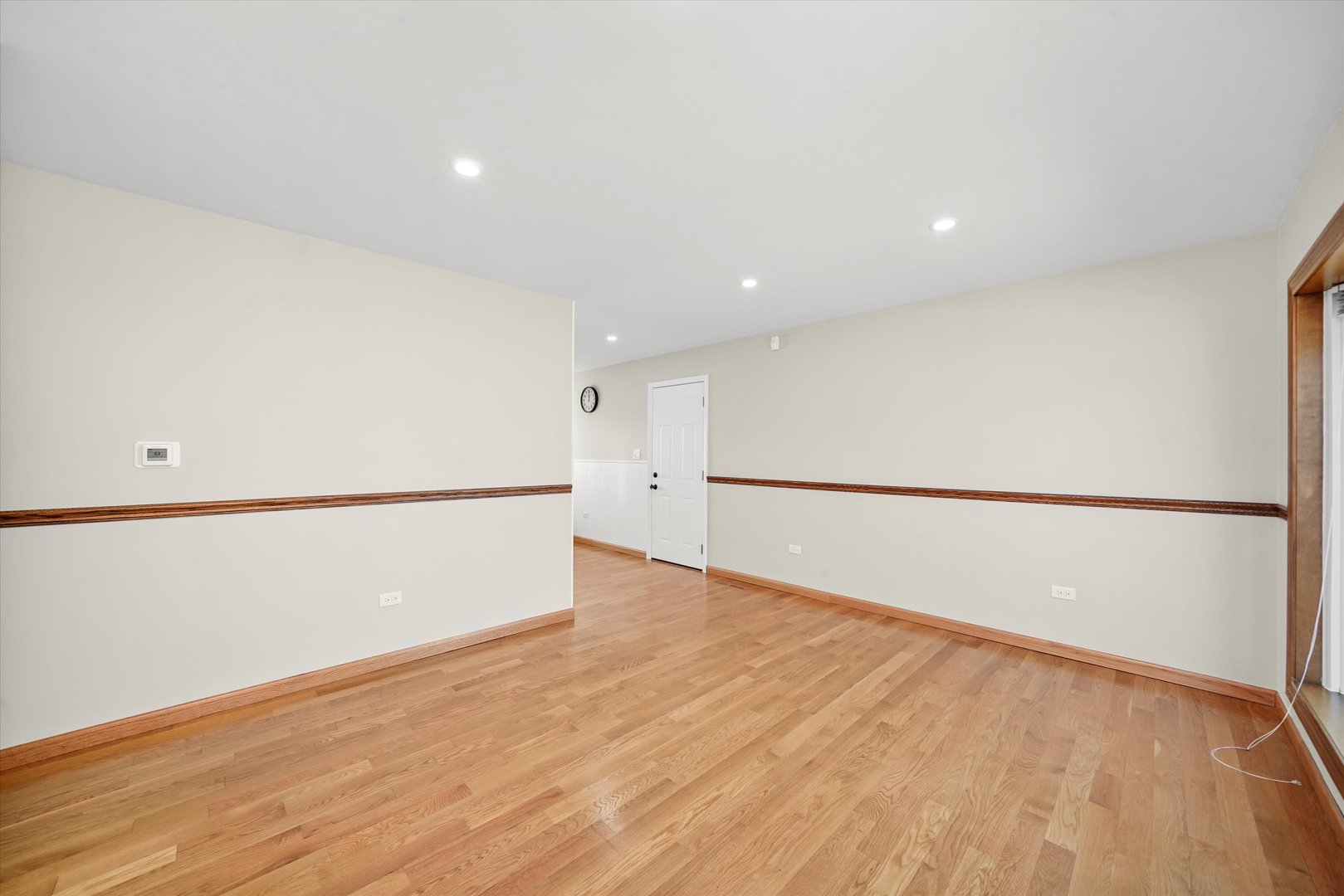 228 Kosan Circle, Streamwood, IL 60107