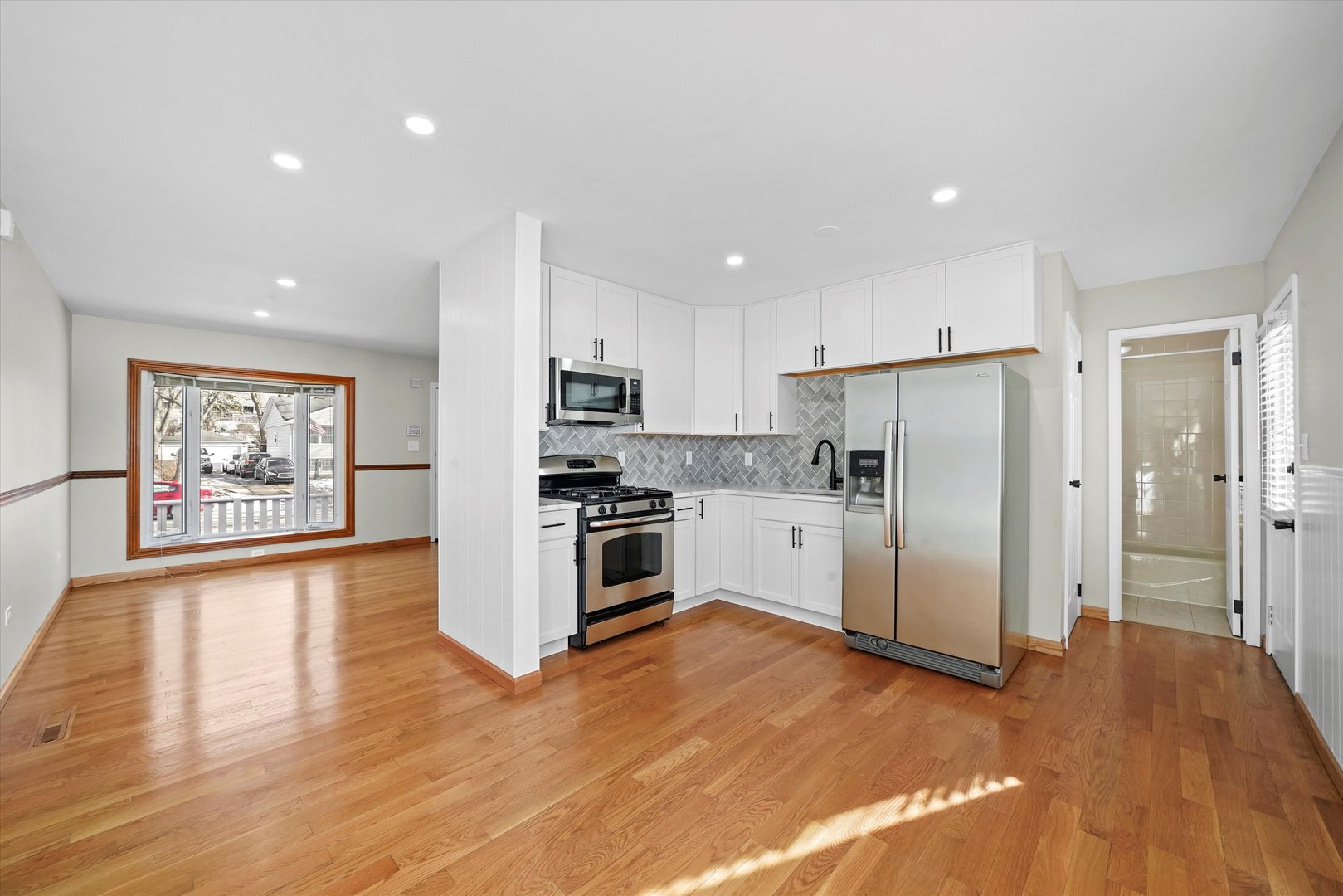 228 Kosan Circle, Streamwood, IL 60107