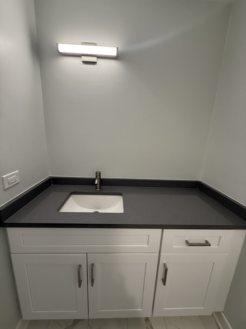 1173 S Forums Court #1D, Wheeling, IL 60090