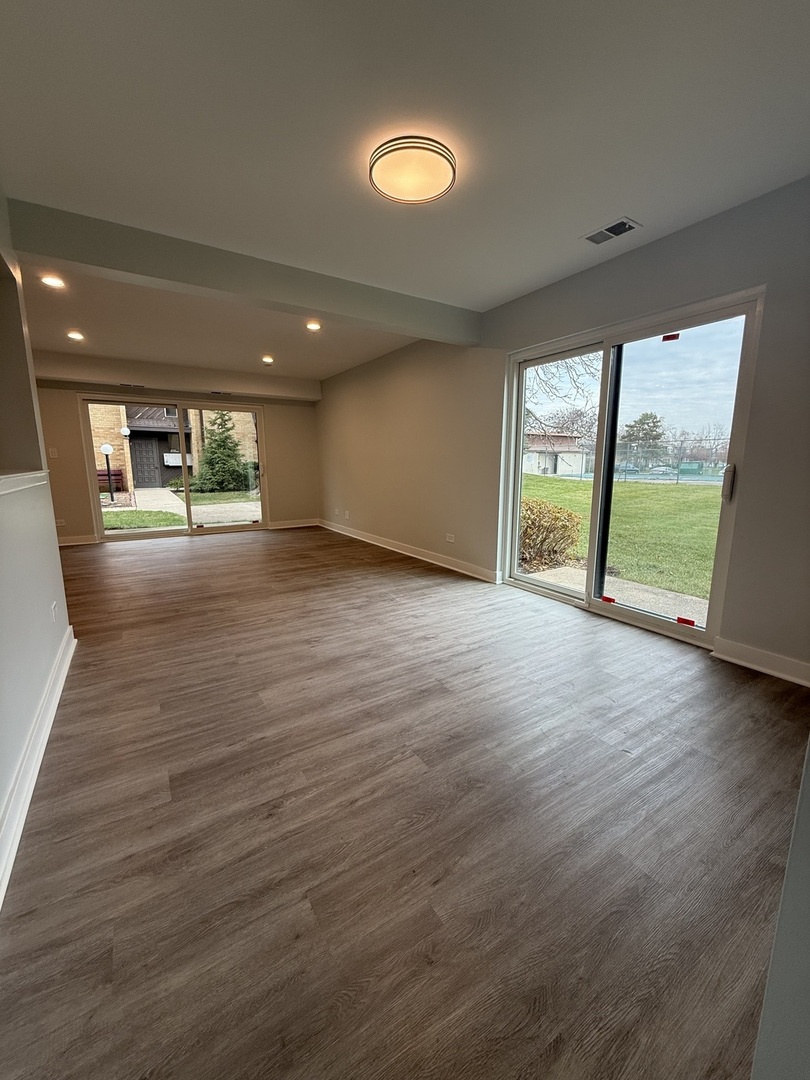 1173 S Forums Court #1D, Wheeling, IL 60090