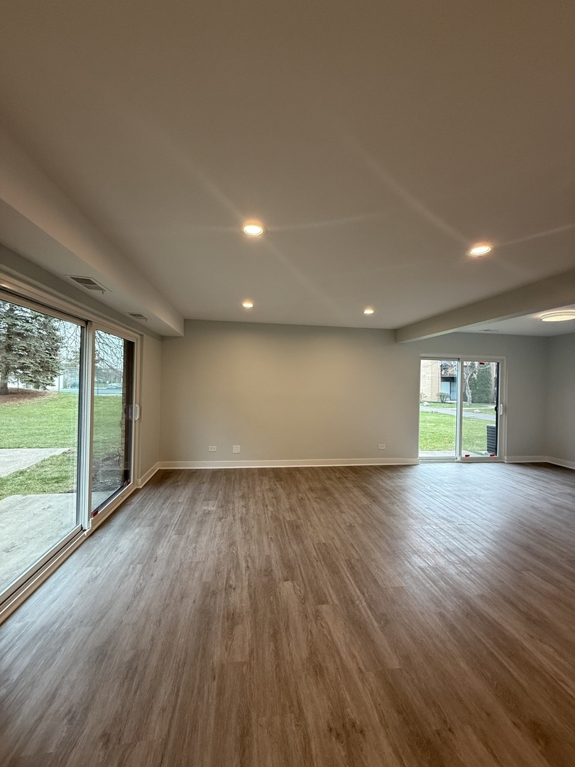 1173 S Forums Court #1D, Wheeling, IL 60090