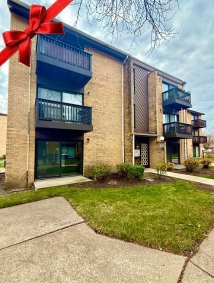 1173 S Forums Court #1D, Wheeling, IL 60090