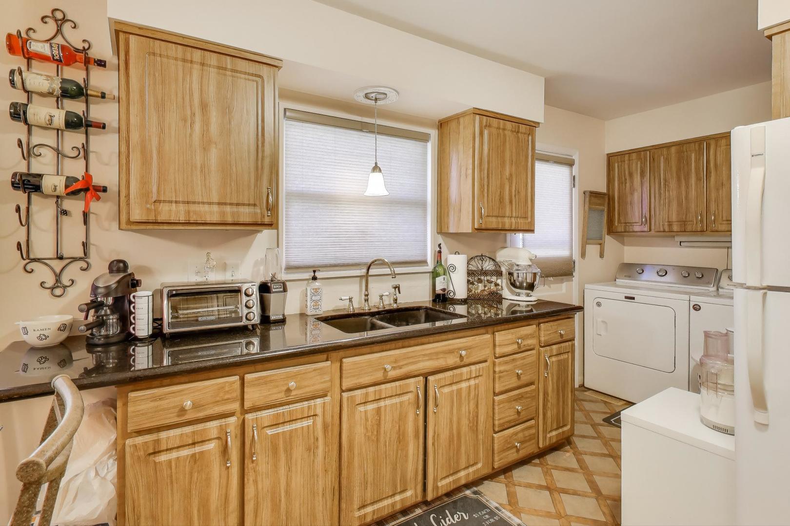 218 Greenbriar Street, Elk Grove Village, IL 60007