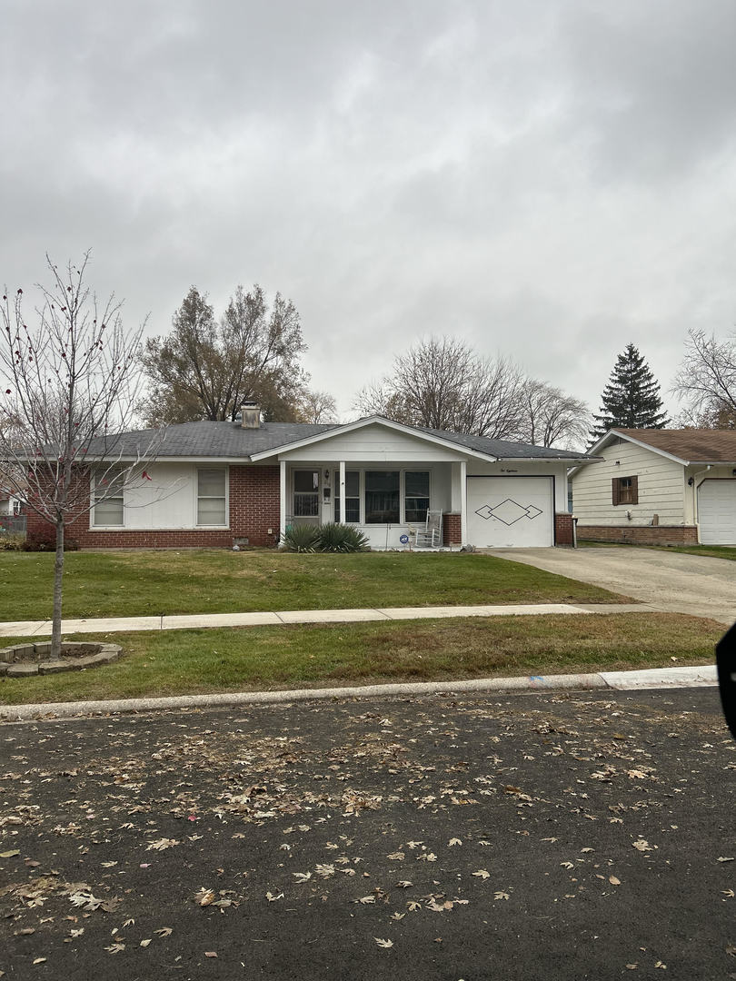 218 Greenbriar Street, Elk Grove Village, IL 60007