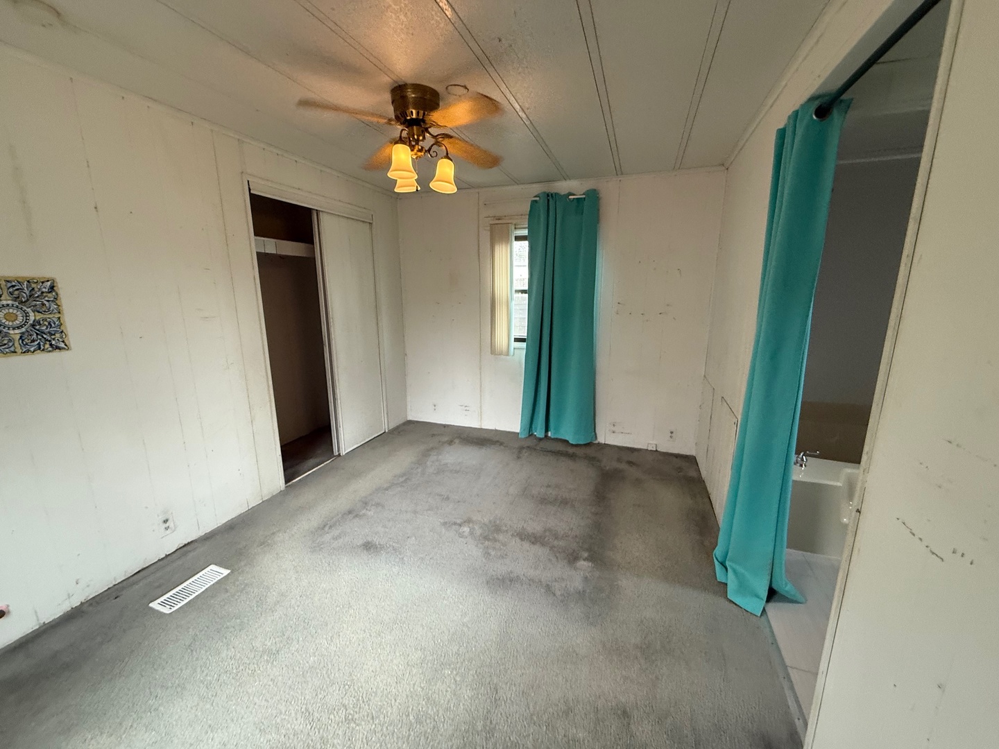 3910 Ingleside Place, Park City, IL 60085