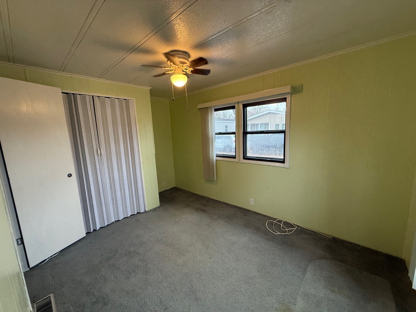 3910 Ingleside Place, Park City, IL 60085