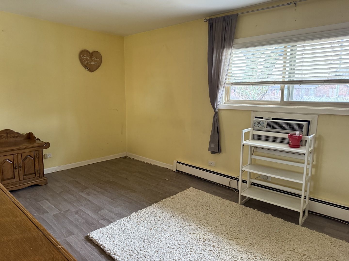 5725 Holmes Avenue #15, Clarendon Hills, IL 60514