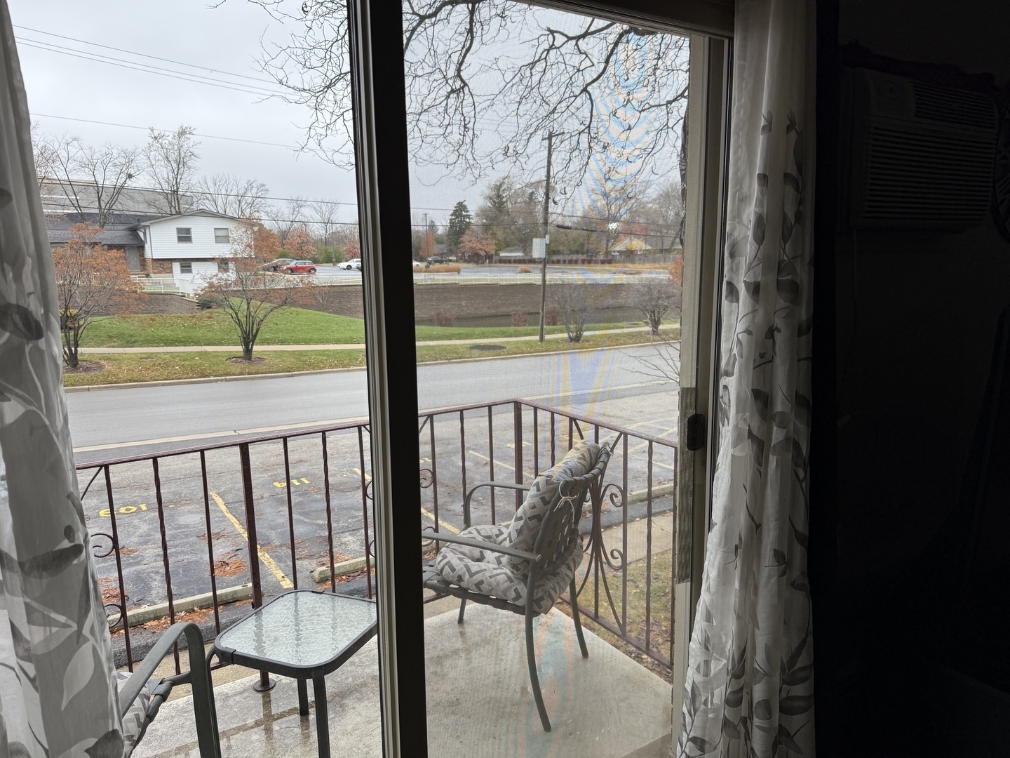 5725 Holmes Avenue #15, Clarendon Hills, IL 60514