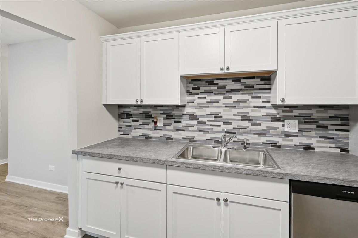 144 E Bailey Road #L, Naperville, IL 60565