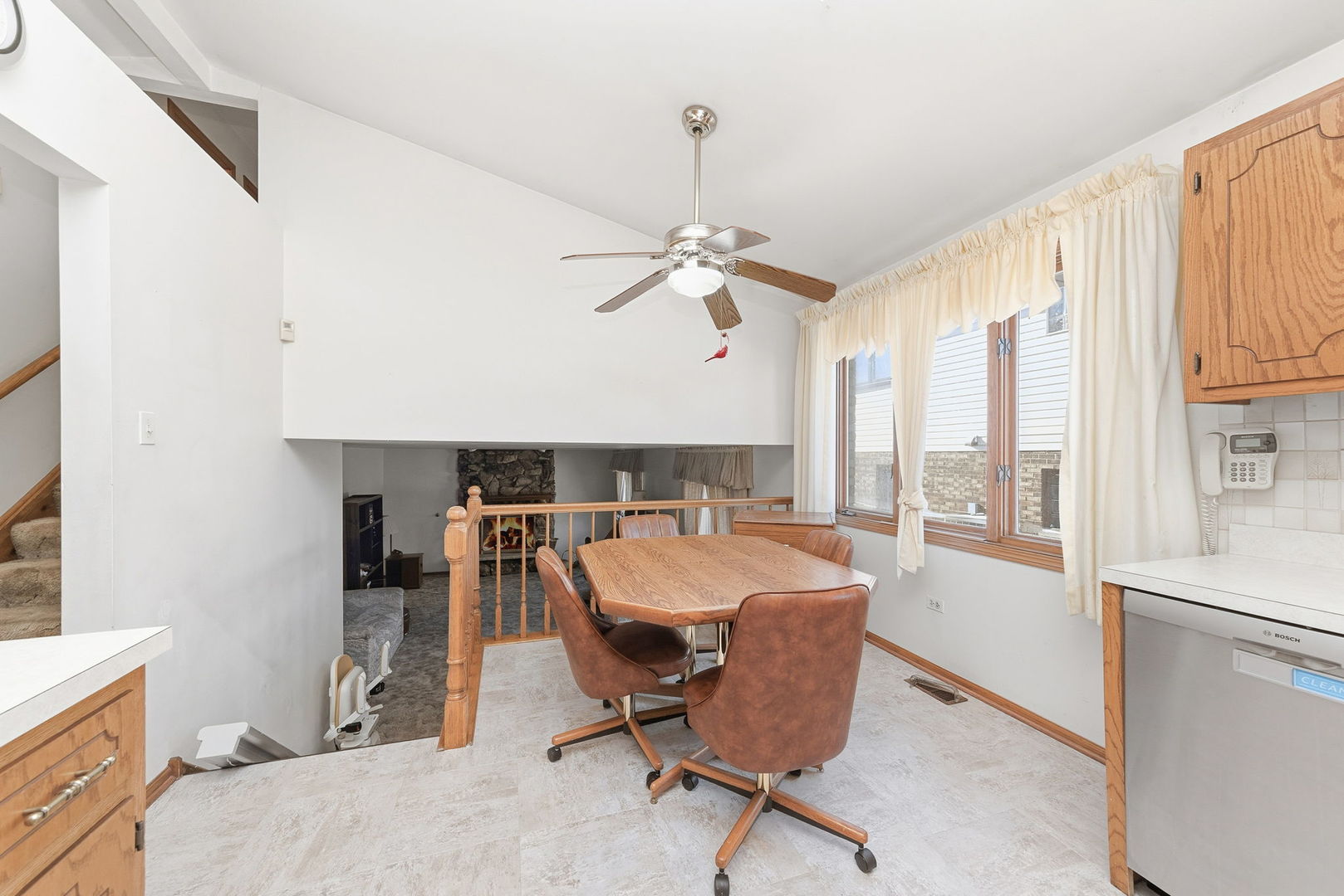 5841 W 75th Place, Burbank, IL 60459