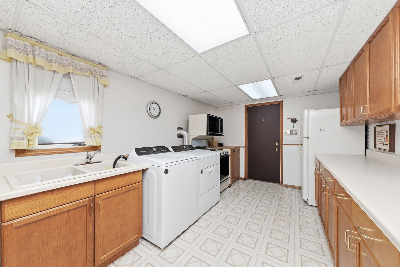 5841 W 75th Place, Burbank, IL 60459