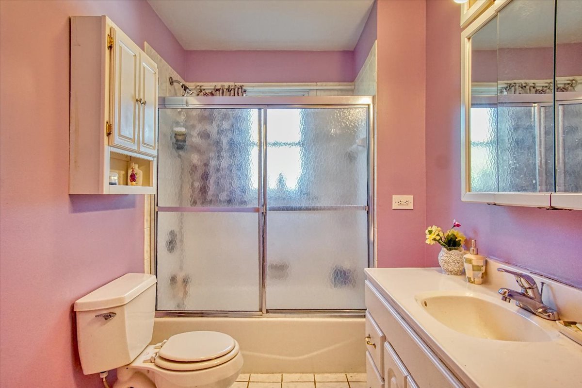 251 W Armitage Avenue, Elmhurst, IL 60126