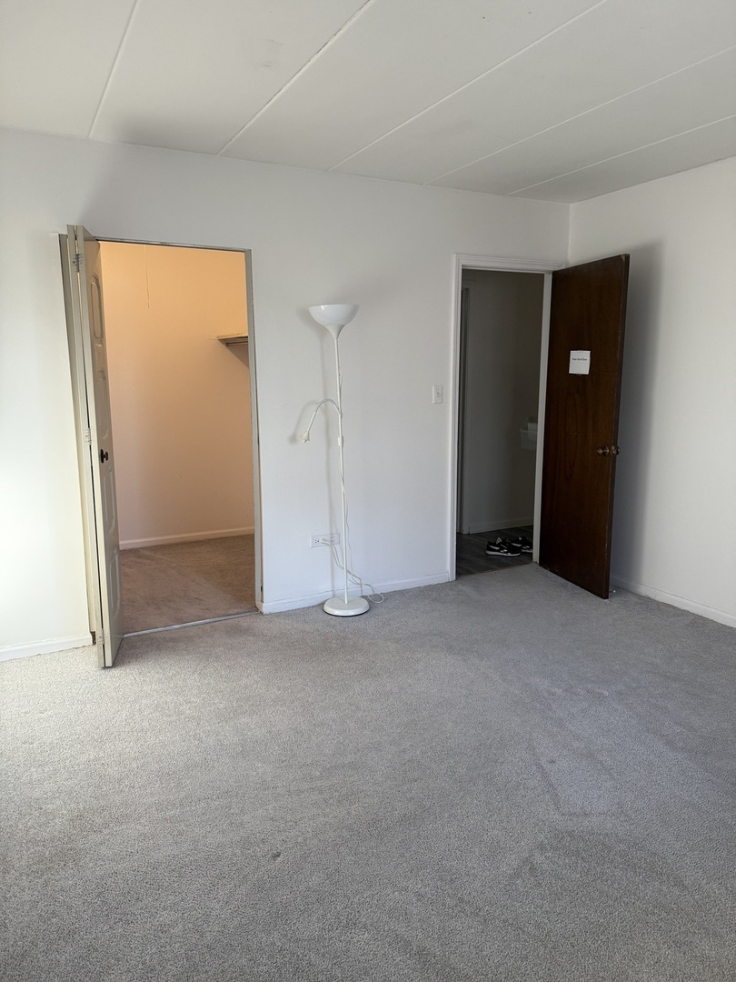 138 E Bailey Road #B, Naperville, IL 60565