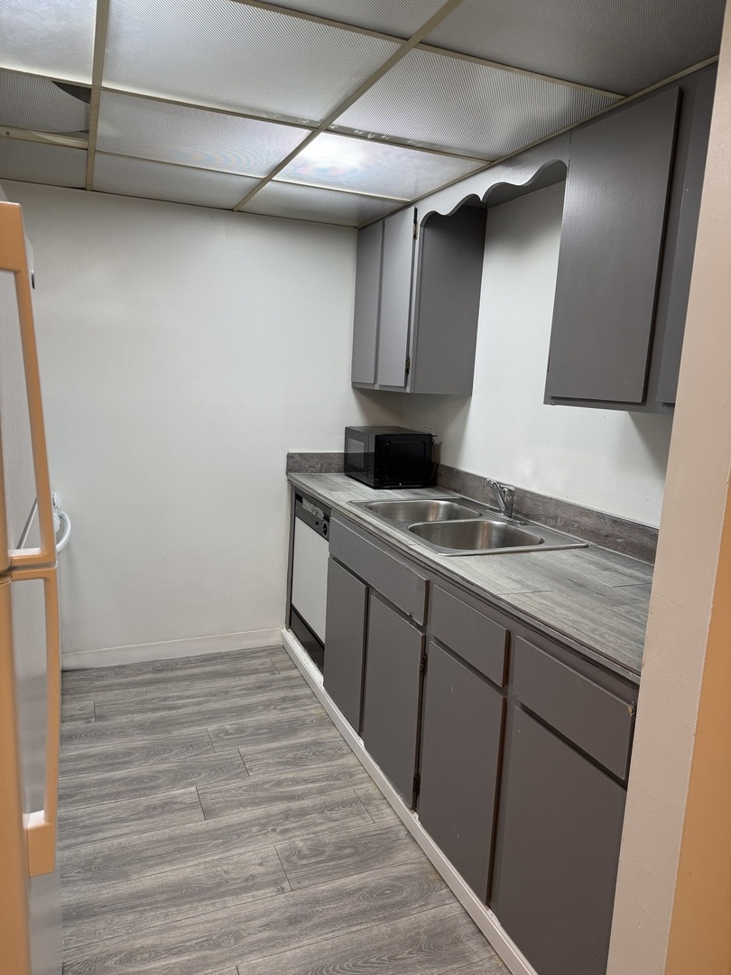 138 E Bailey Road #B, Naperville, IL 60565