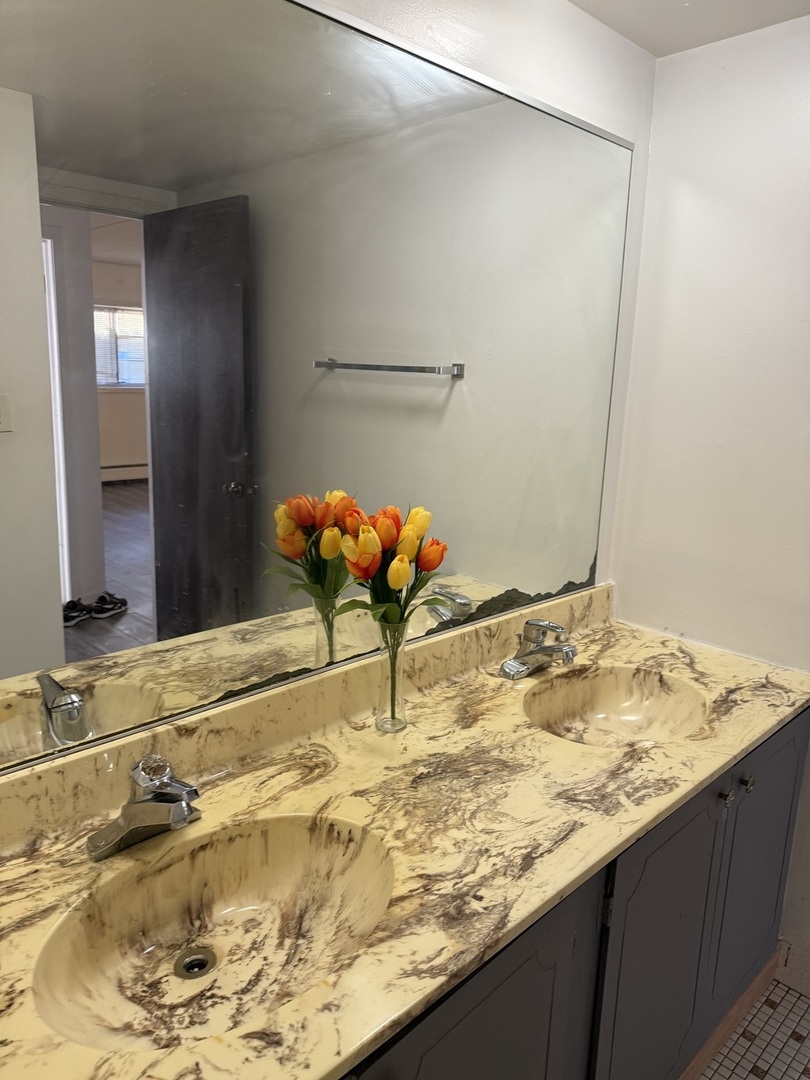 138 E Bailey Road #B, Naperville, IL 60565