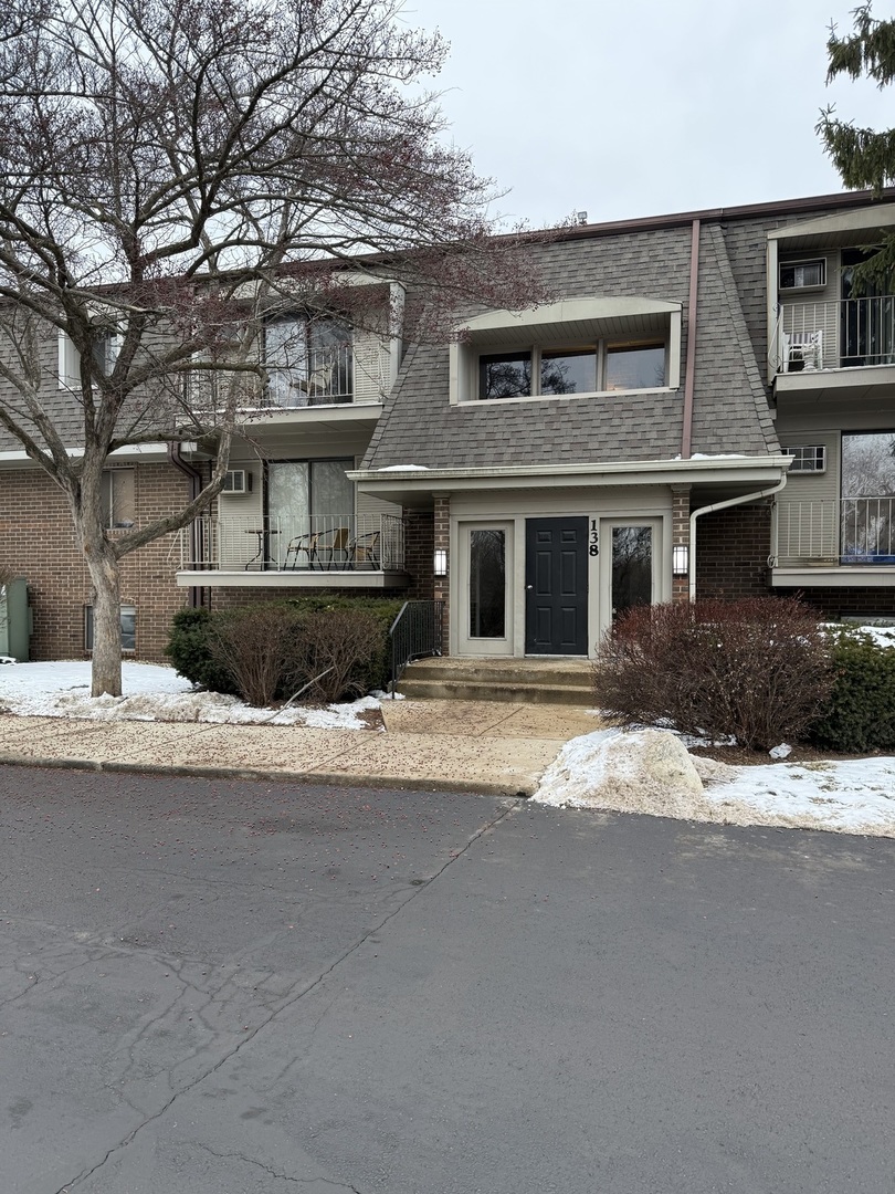 138 E Bailey Road #B, Naperville, IL 60565