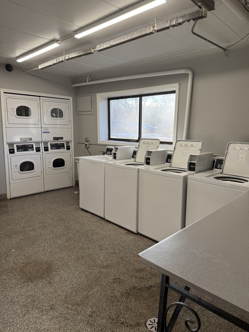 138 E Bailey Road #B, Naperville, IL 60565