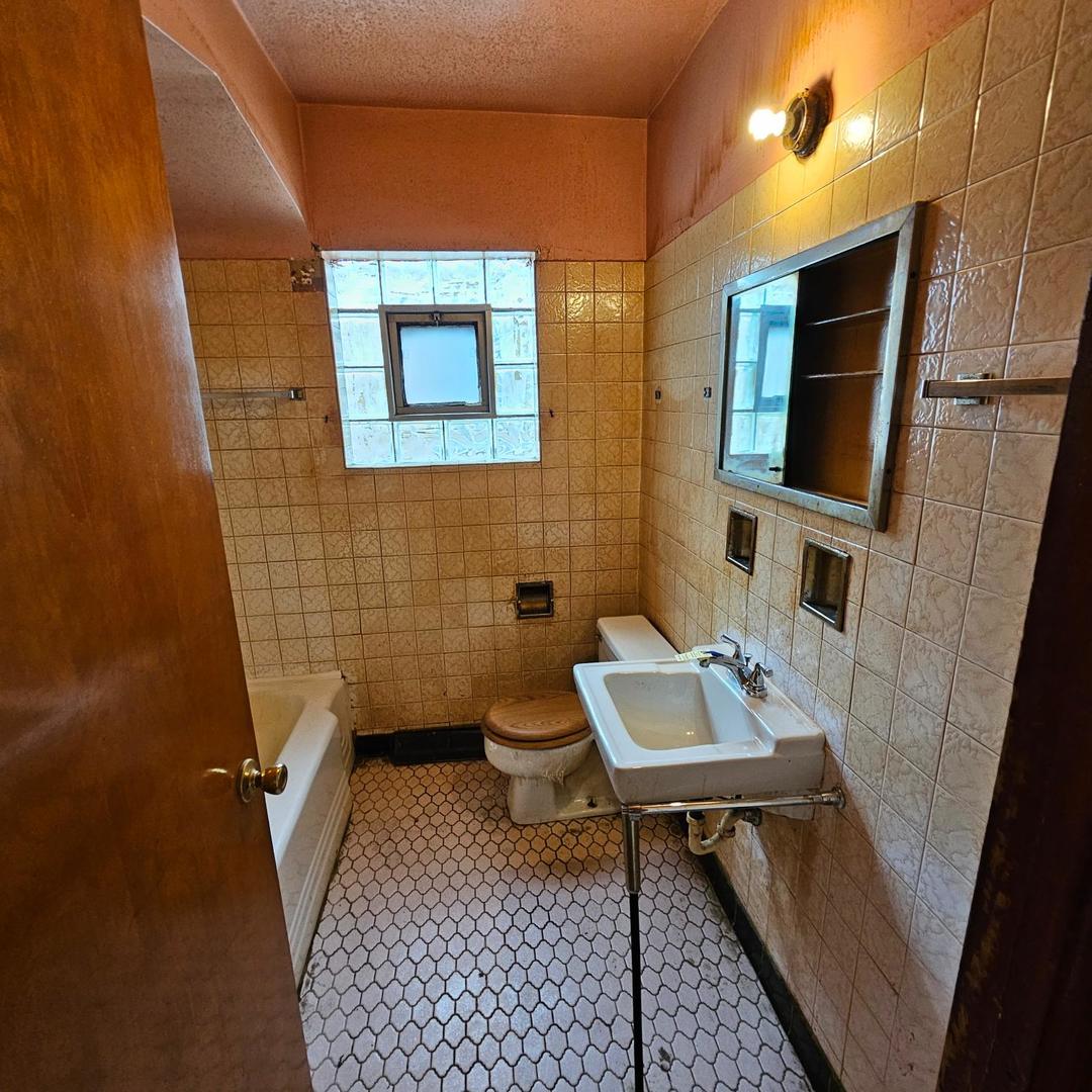 4804 S Lamon Avenue, Chicago, IL 60638