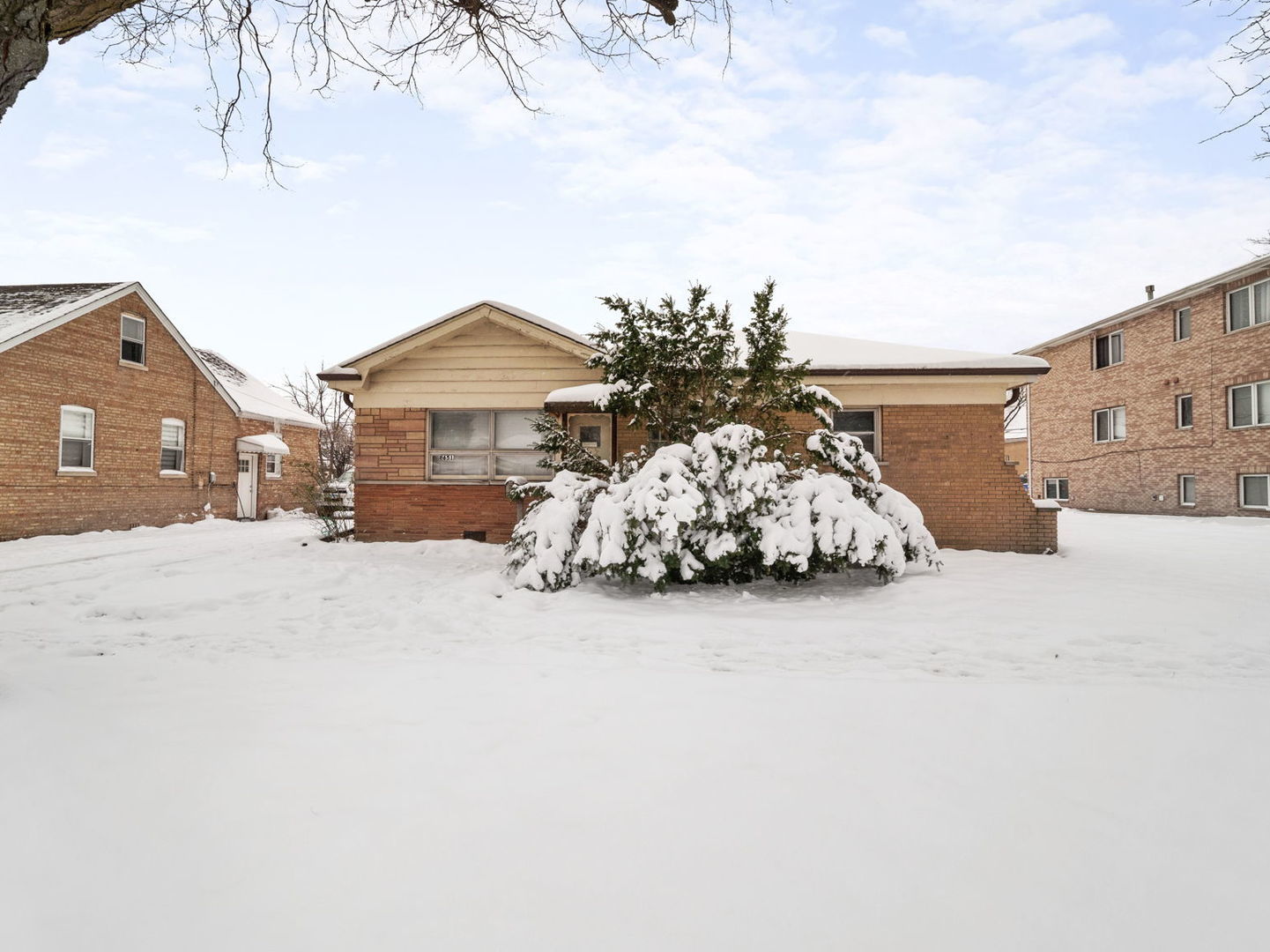 8651 44th Street, Lyons, IL 60534