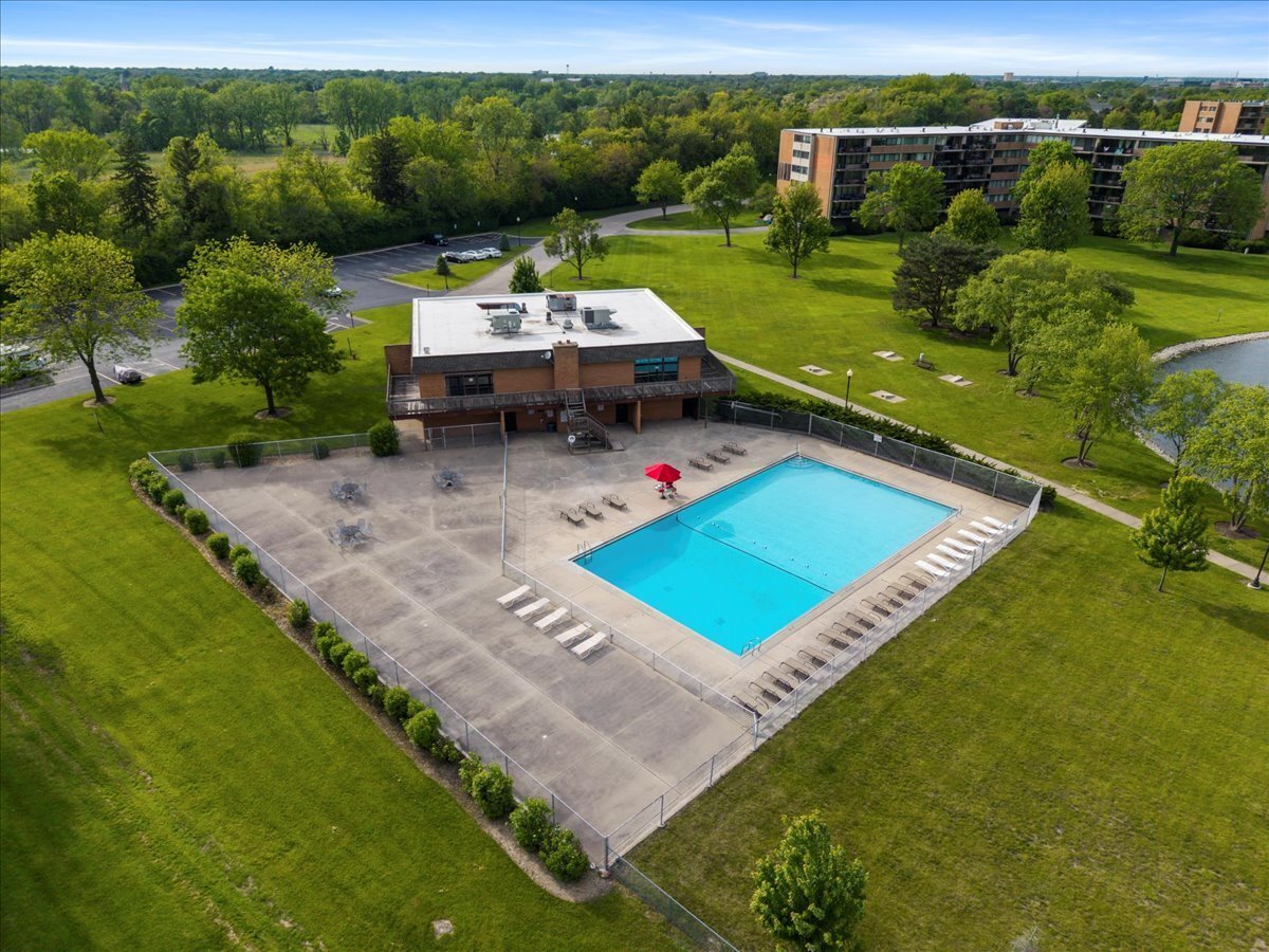 151 Brookston Drive #A2, Schaumburg, IL 60193