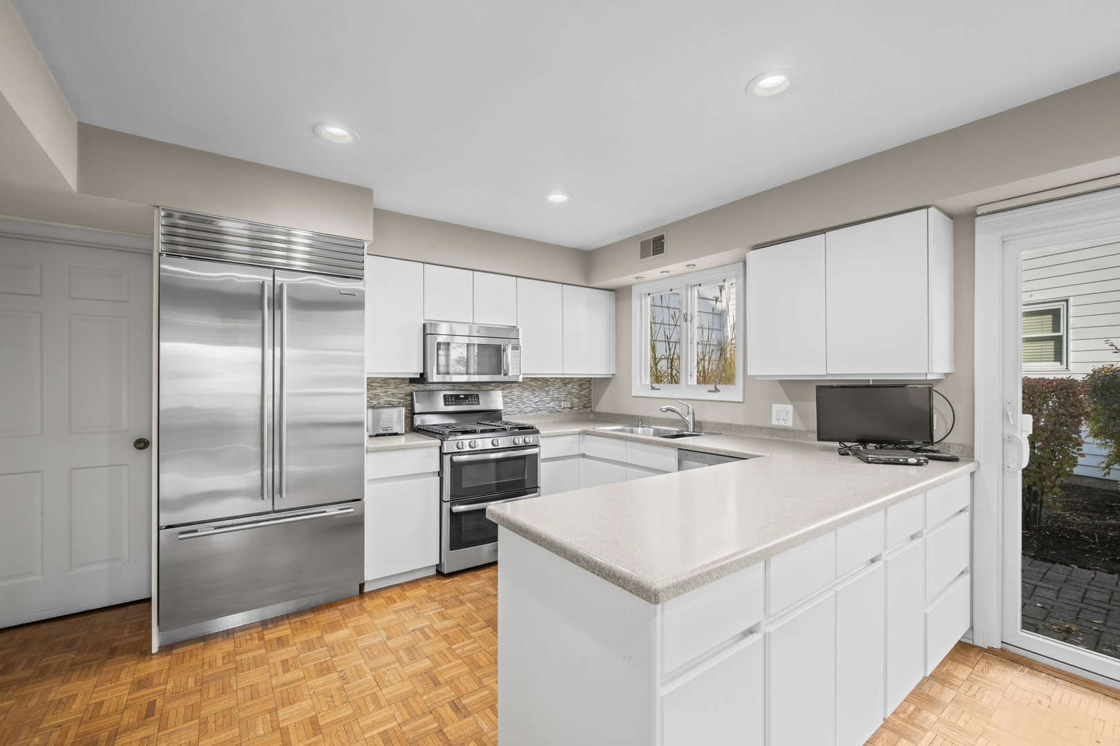 145 Rivershire Lane, Lincolnshire, IL 60069