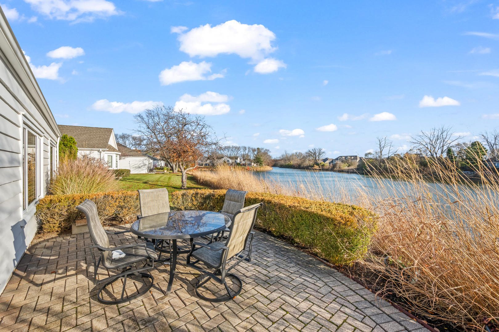 145 Rivershire Lane, Lincolnshire, IL 60069