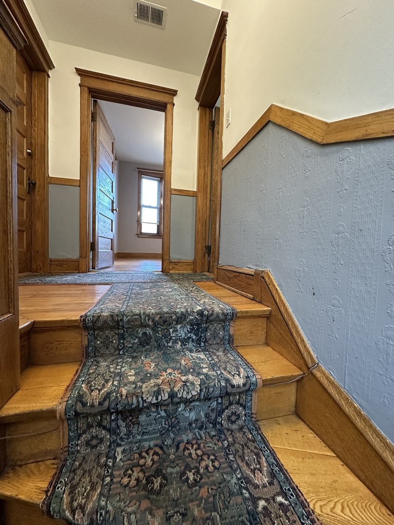 3759 N Damen Avenue #2, Chicago, IL 60618