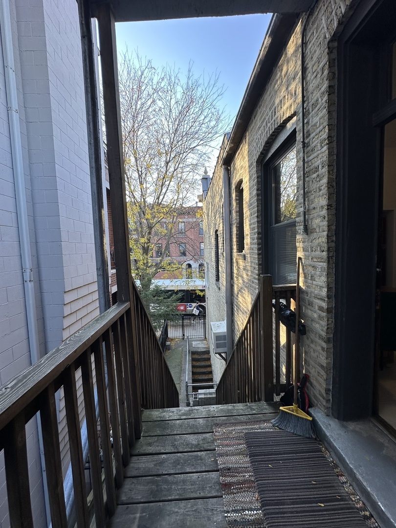 3759 N Damen Avenue #2, Chicago, IL 60618