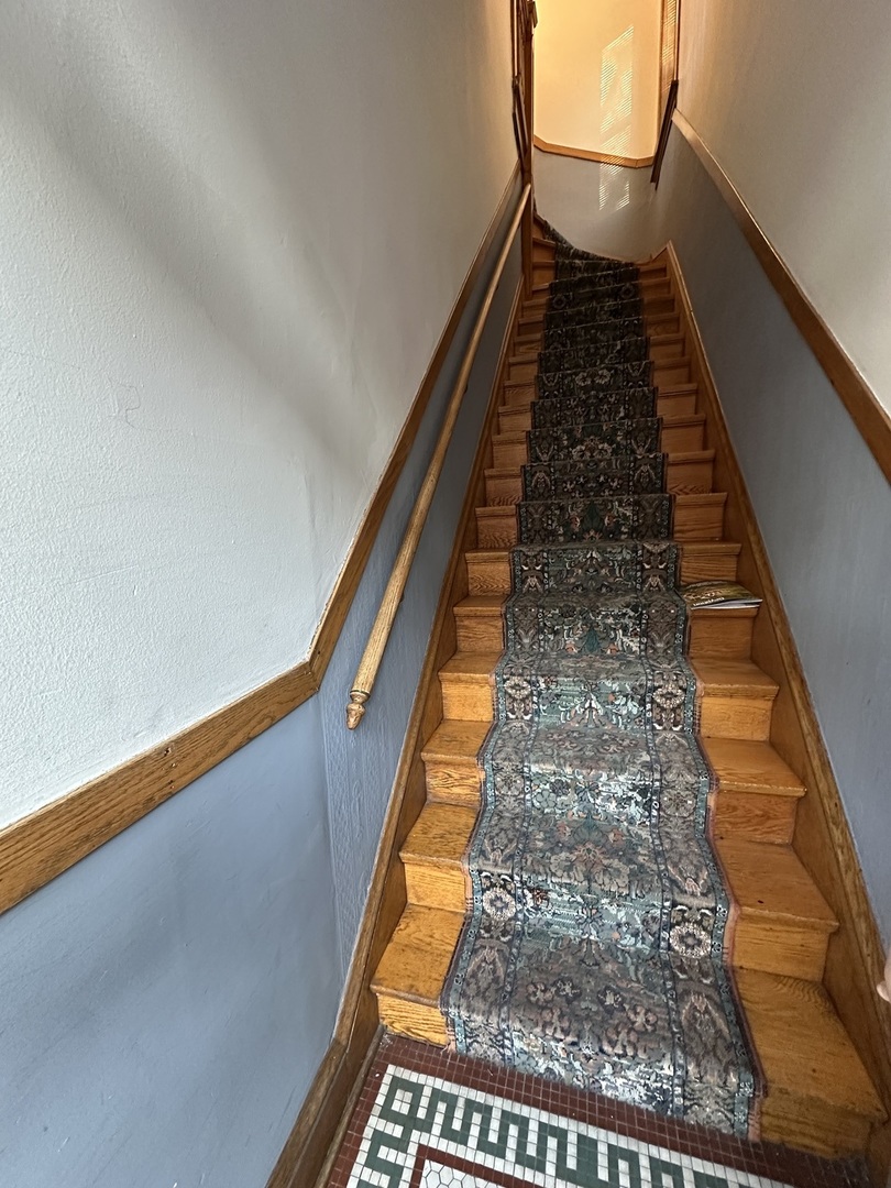 3759 N Damen Avenue #2, Chicago, IL 60618