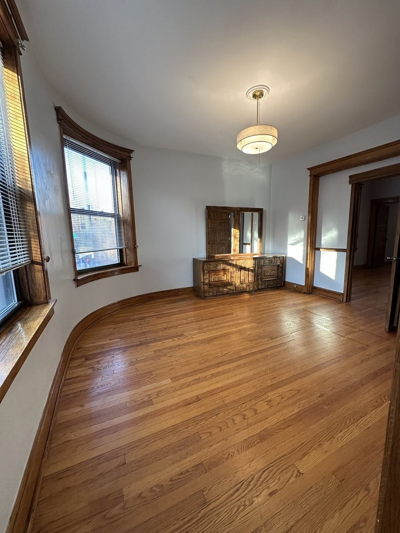3759 N Damen Avenue #2, Chicago, IL 60618