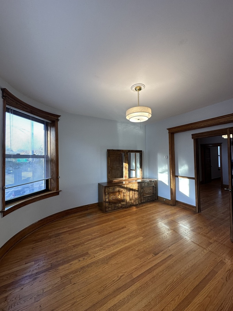 3759 N Damen Avenue #2, Chicago, IL 60618