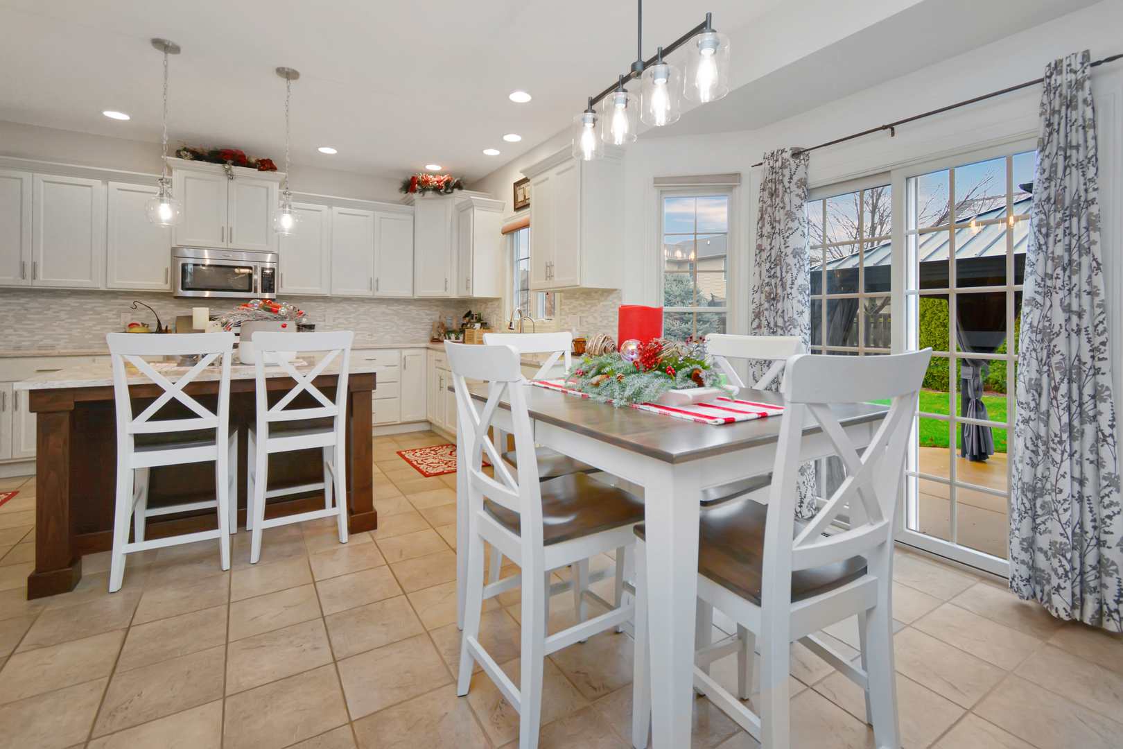 10 Deerfield Court, Bloomington, IL 61705